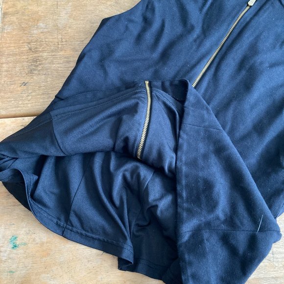 Vince Camuto Peplum with Full Length Gold Zipper Lined Fitted Small - Picture 4 of 5